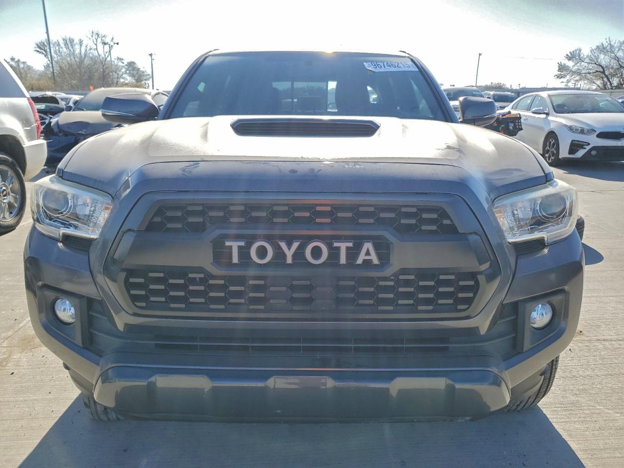 2017 TOYOTA TACOMA DOUBLE CAB photo 5