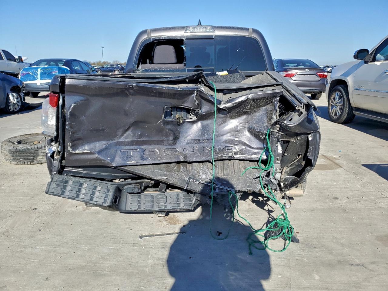 2017 TOYOTA TACOMA DOUBLE CAB photo 6