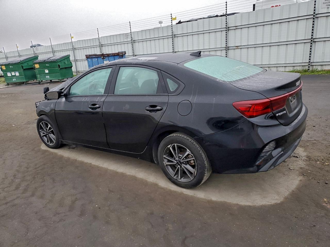 2023 KIA FORTE LX photo 2