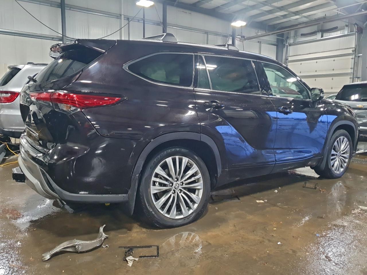 2021 TOYOTA HIGHLANDER PLATINUM photo 3