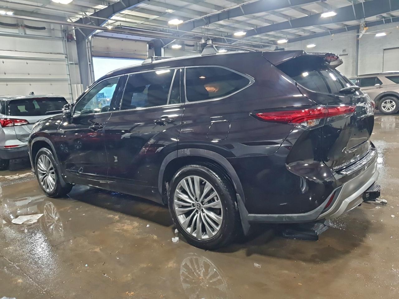 2021 TOYOTA HIGHLANDER PLATINUM photo 2