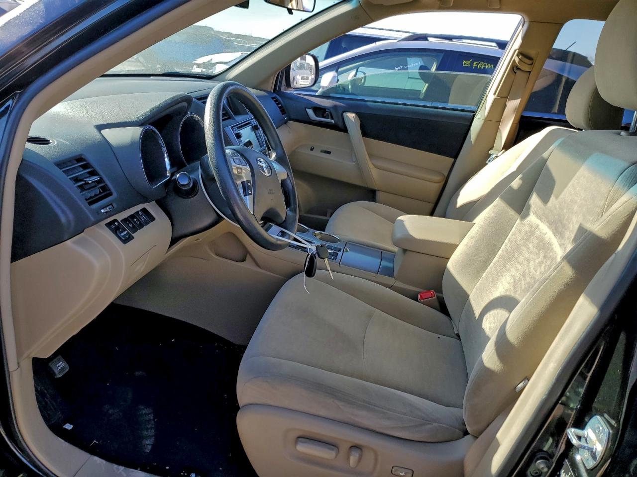 2013 TOYOTA HIGHLANDER BASE photo 7