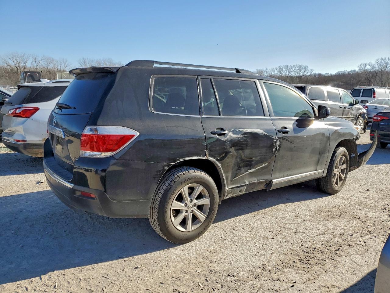 2013 TOYOTA HIGHLANDER BASE photo 3