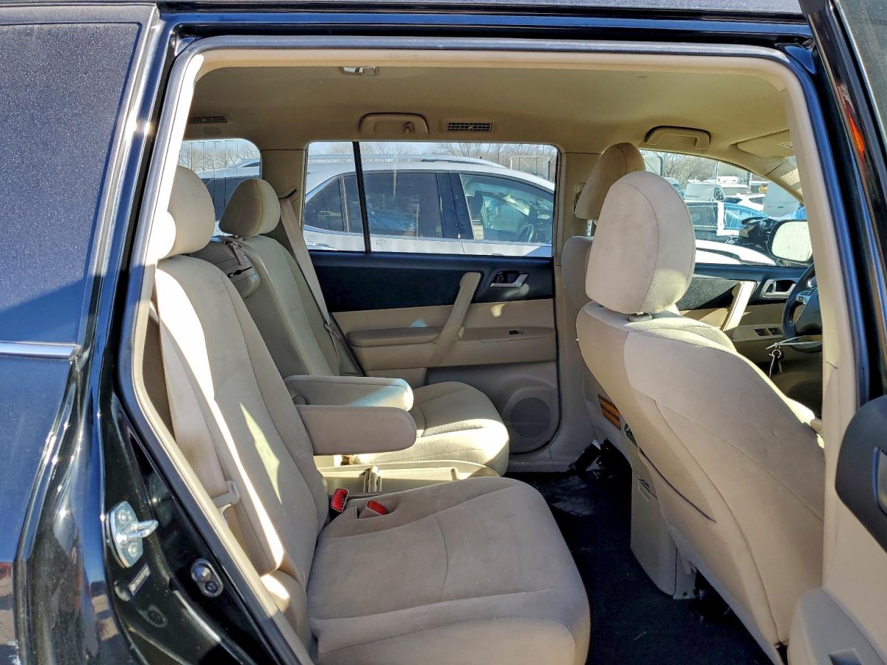 2013 TOYOTA HIGHLANDER BASE photo 11