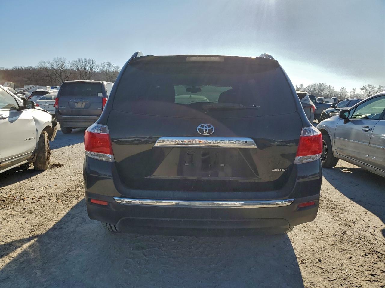 2013 TOYOTA HIGHLANDER BASE photo 6