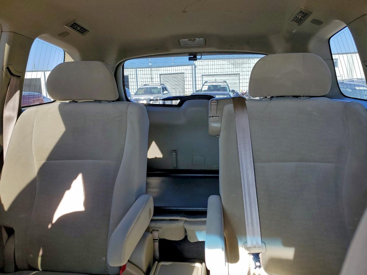 2013 TOYOTA HIGHLANDER BASE photo 10