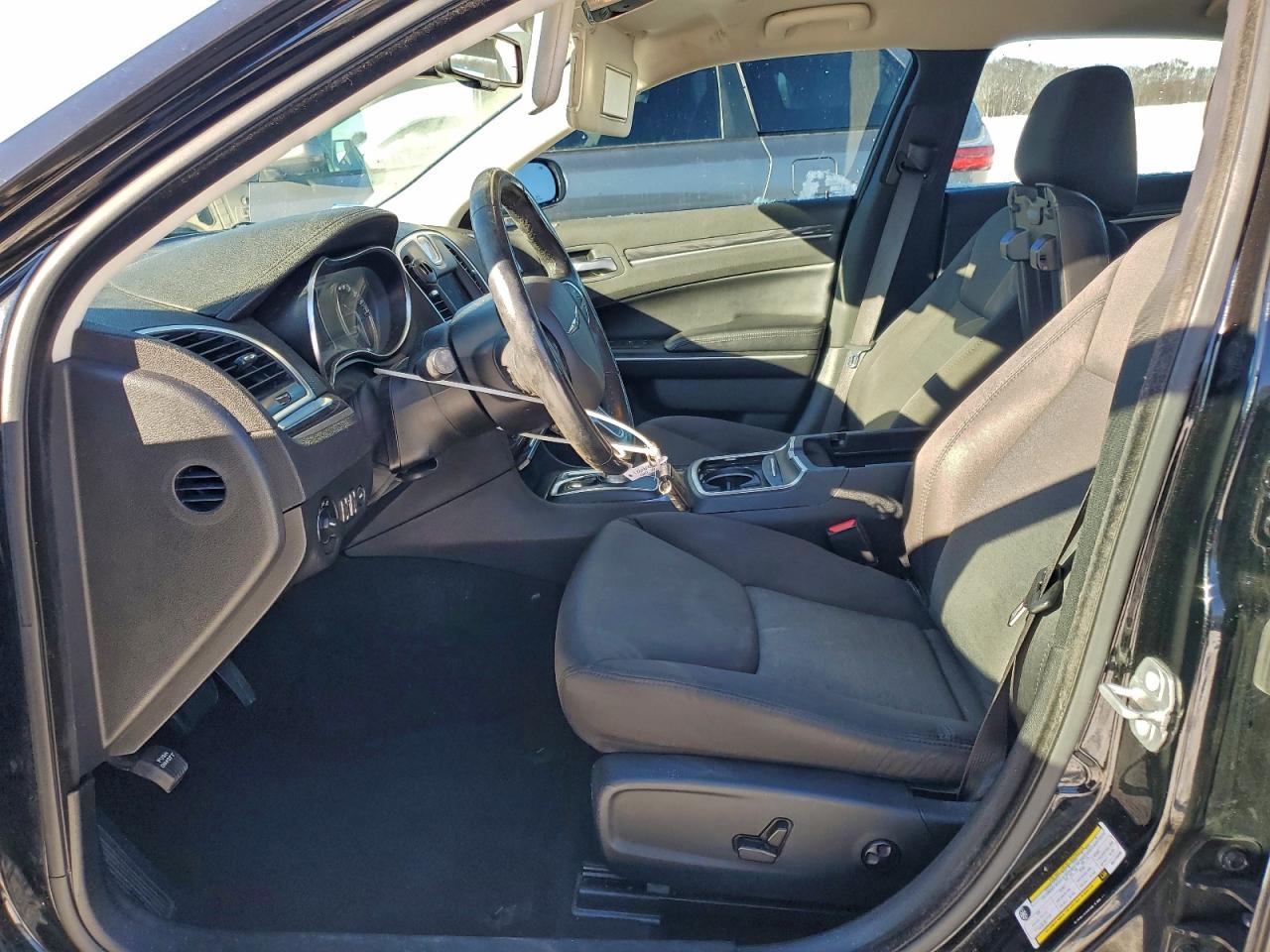 2019 CHRYSLER 300 TOURING photo 7