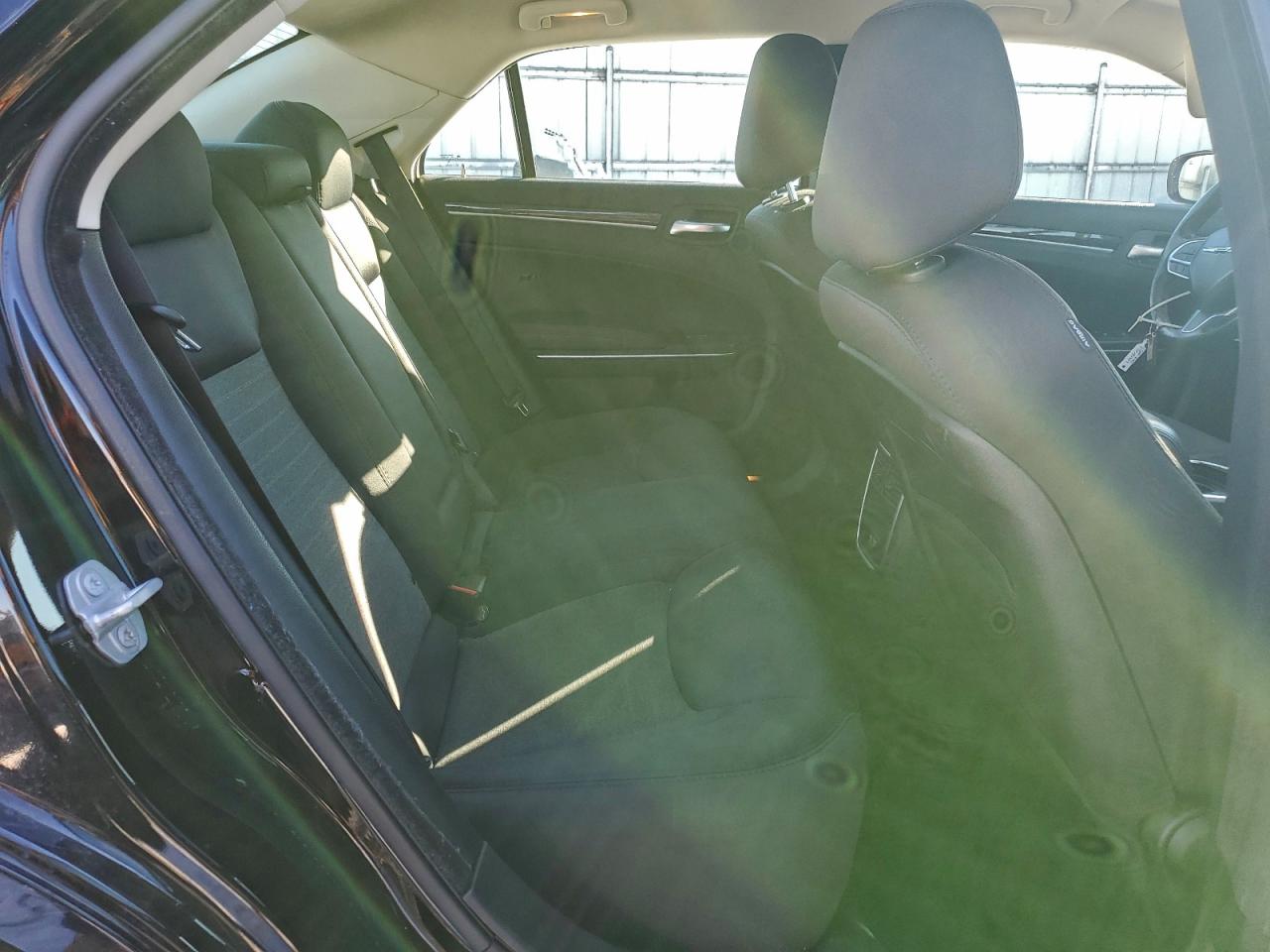 2019 CHRYSLER 300 TOURING photo 10