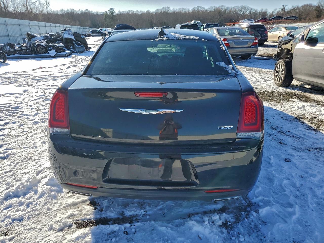 2019 CHRYSLER 300 TOURING photo 6