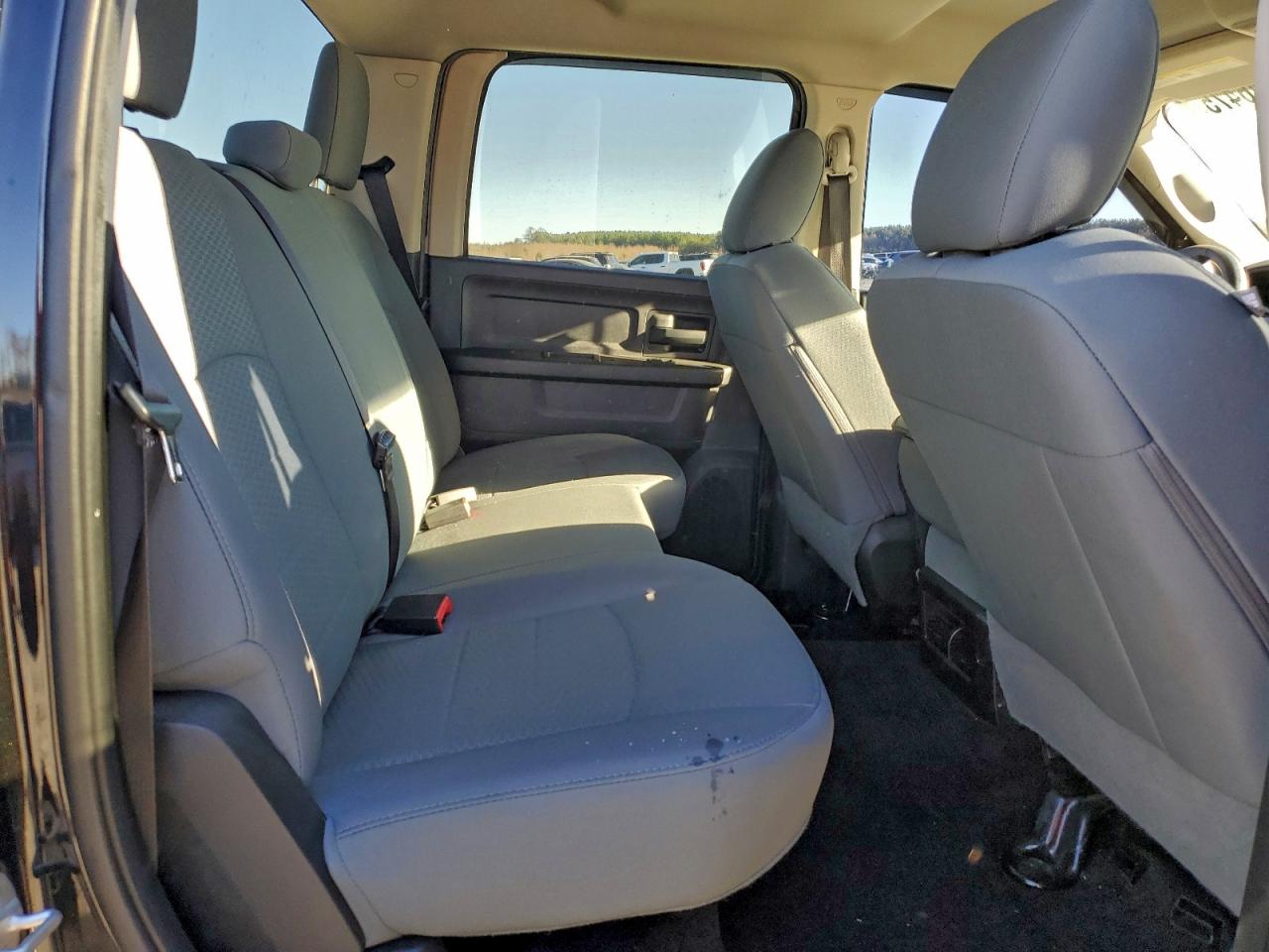 2017 RAM 1500 ST photo 10