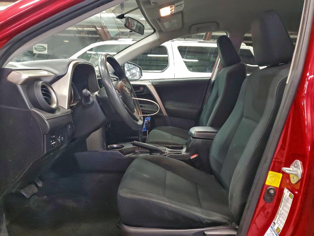 2014 TOYOTA RAV4 LE photo 7