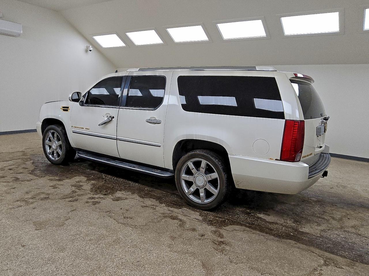 2007 CADILLAC ESCALADE ESV photo 2