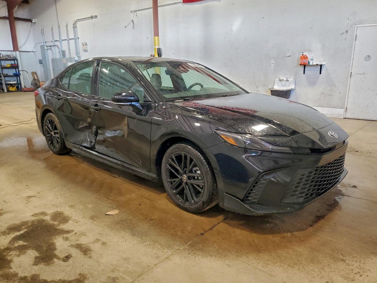 2025 TOYOTA CAMRY SE photo 4