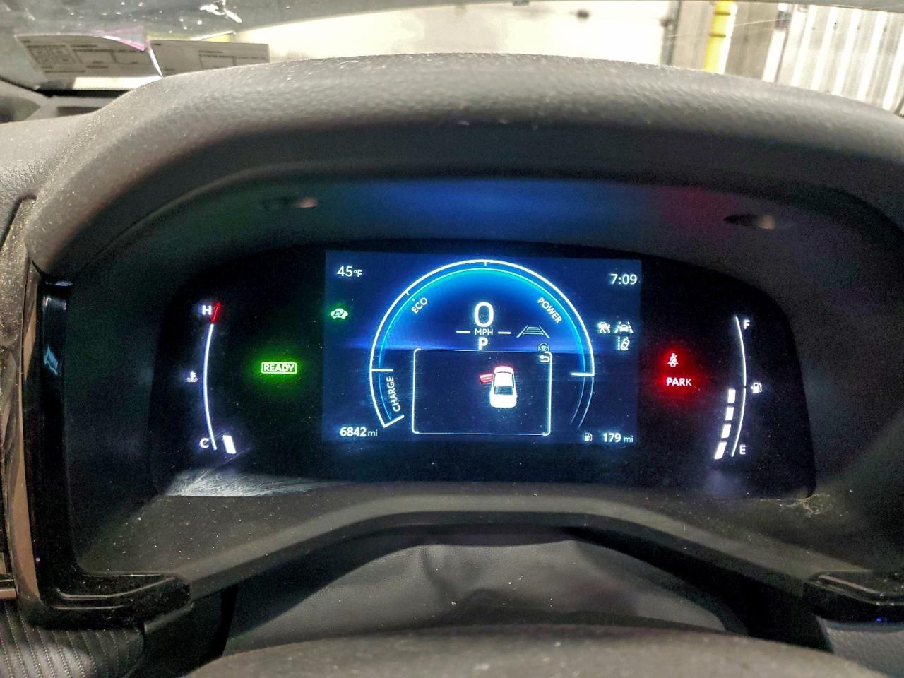 2025 TOYOTA CAMRY SE photo 9