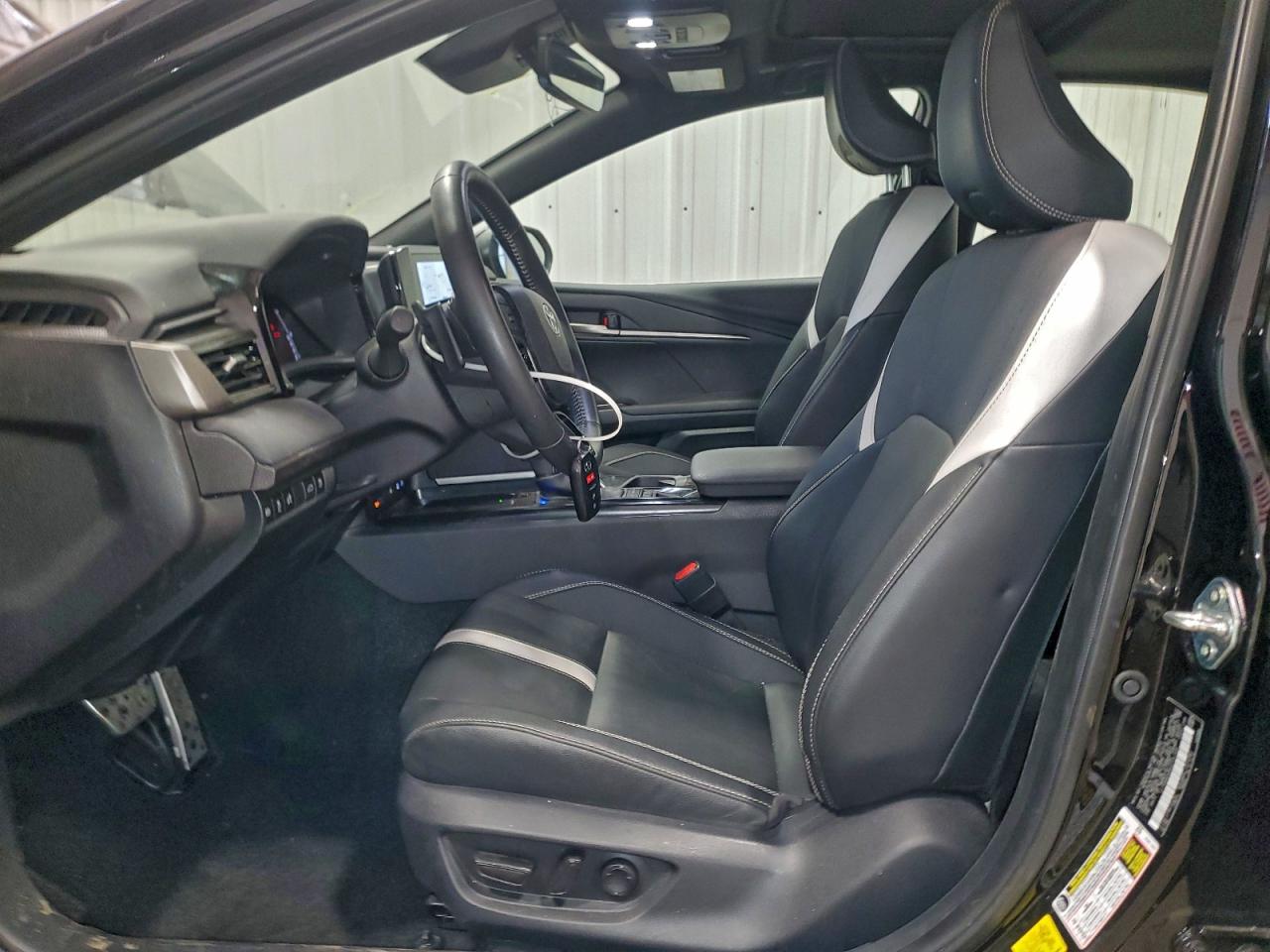 2025 TOYOTA CAMRY SE photo 7