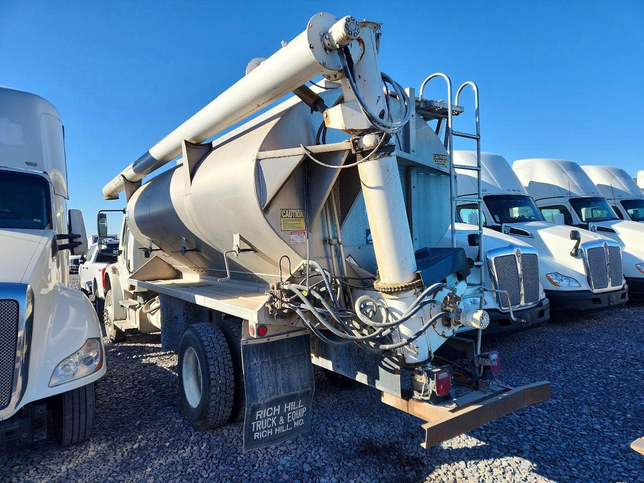 2009 FREIGHTLINER BUISNESS CLASS M2 FEED DELIVERYTRUCK photo 3