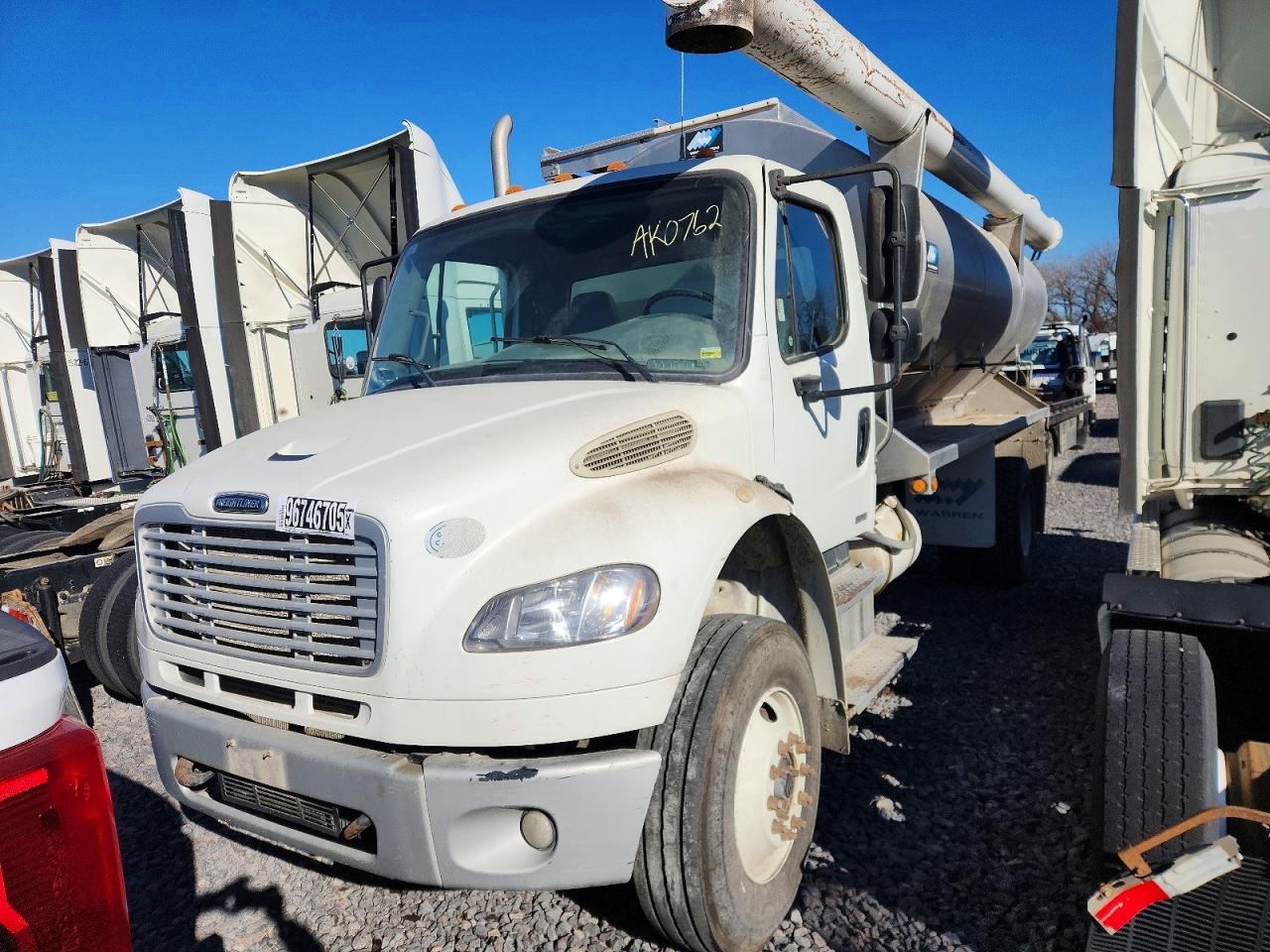 2009 FREIGHTLINER BUISNESS CLASS M2 FEED DELIVERYTRUCK photo 2
