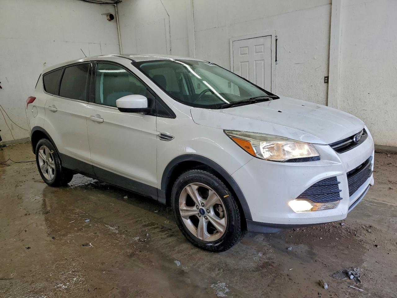 2016 FORD ESCAPE SE photo 4