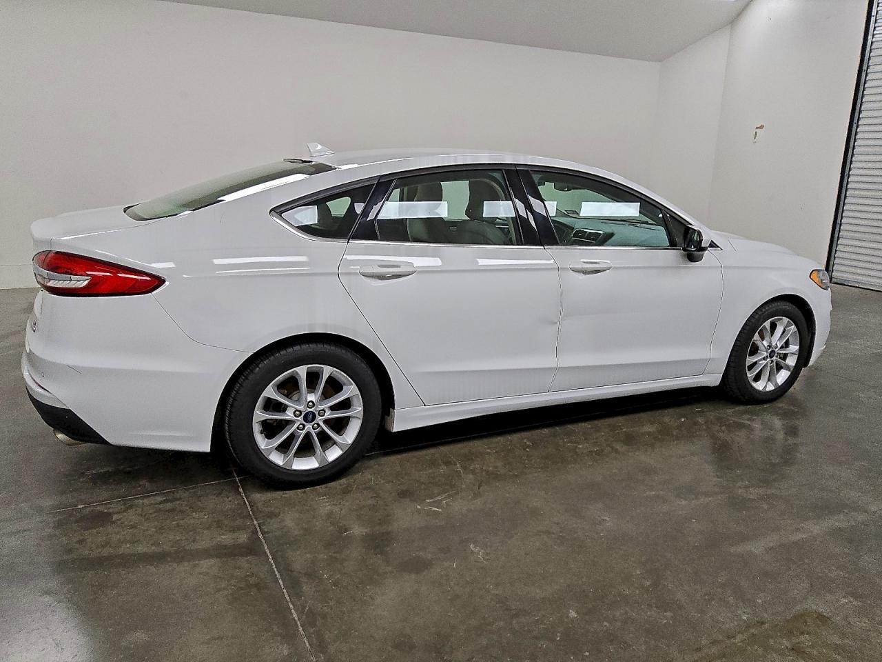 2019 FORD FUSION SE photo 3