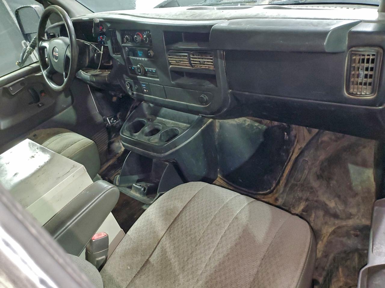 2013 GMC SAVANA DELIVERY VAN photo 8