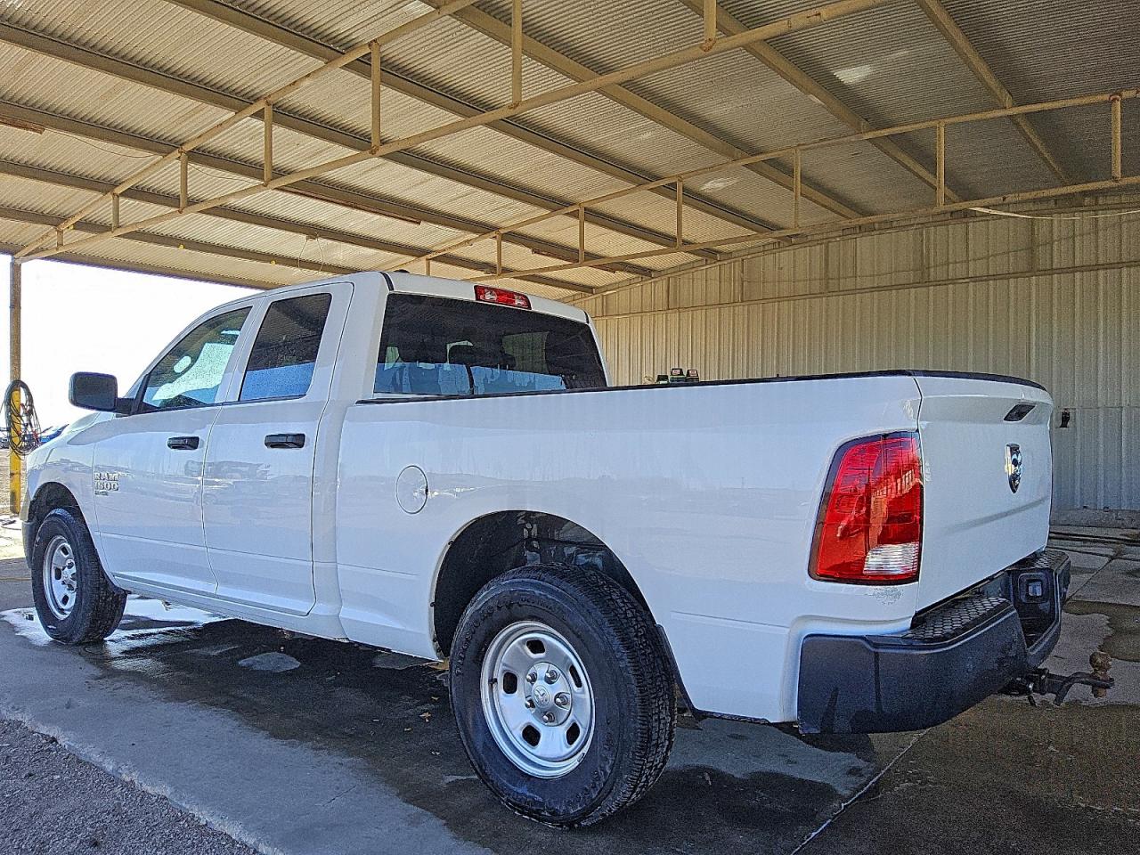 2022 RAM 1500 CLASSIC TRADESMAN photo 2