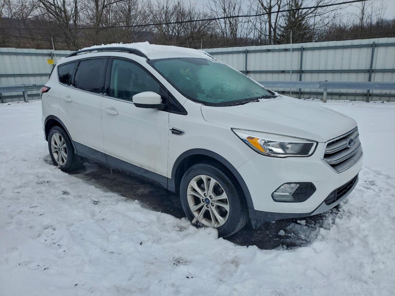 2018 FORD ESCAPE SE photo 4