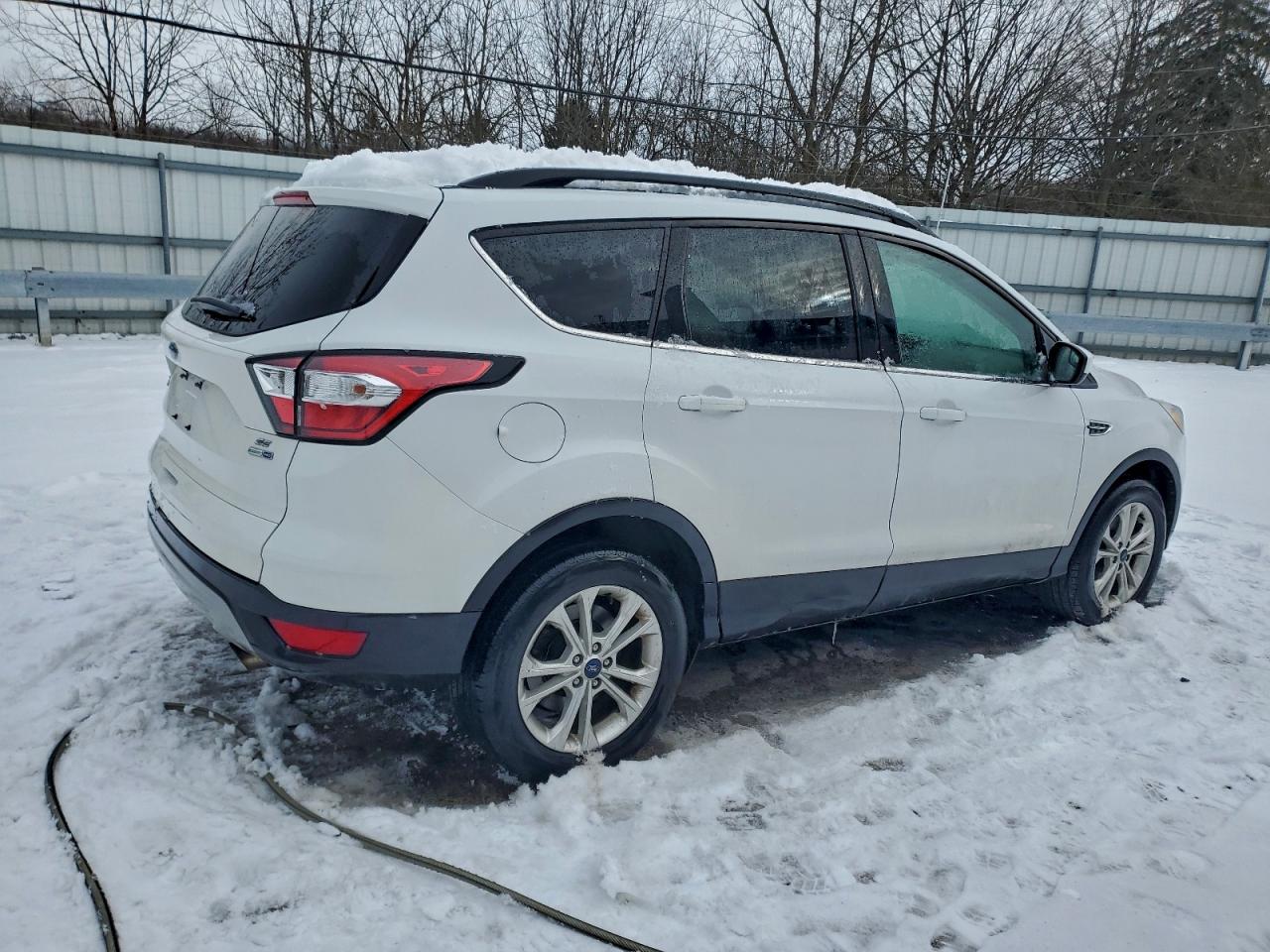 2018 FORD ESCAPE SE photo 3