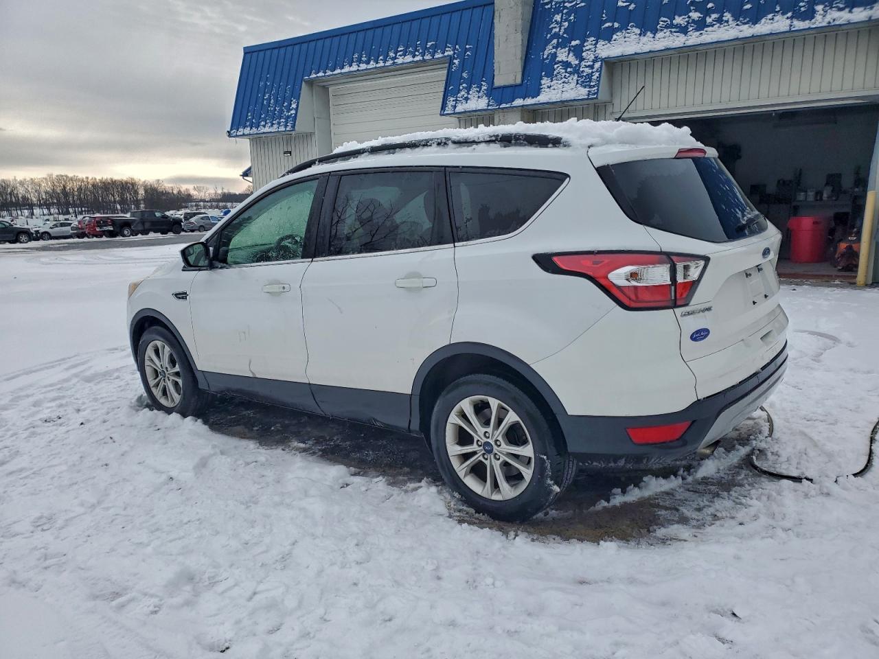 2018 FORD ESCAPE SE photo 2