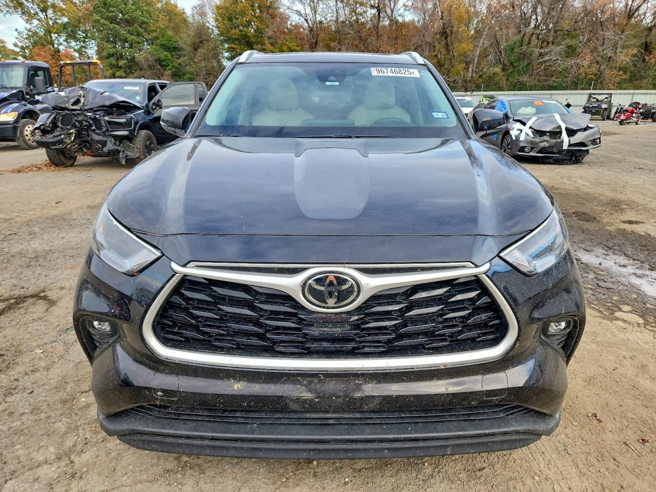 2022 TOYOTA HIGHLANDER XLE photo 5