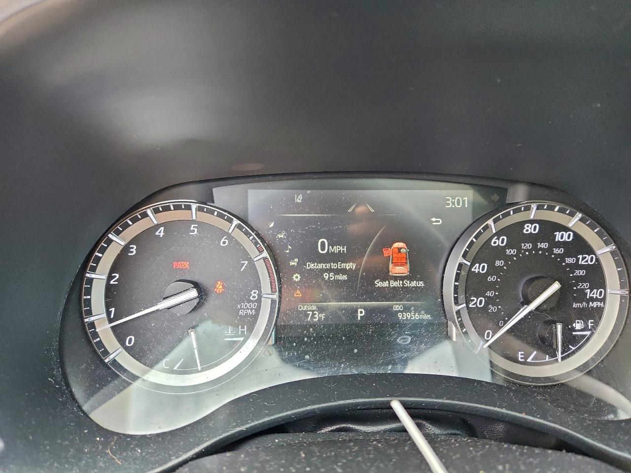 2022 TOYOTA HIGHLANDER XLE photo 9