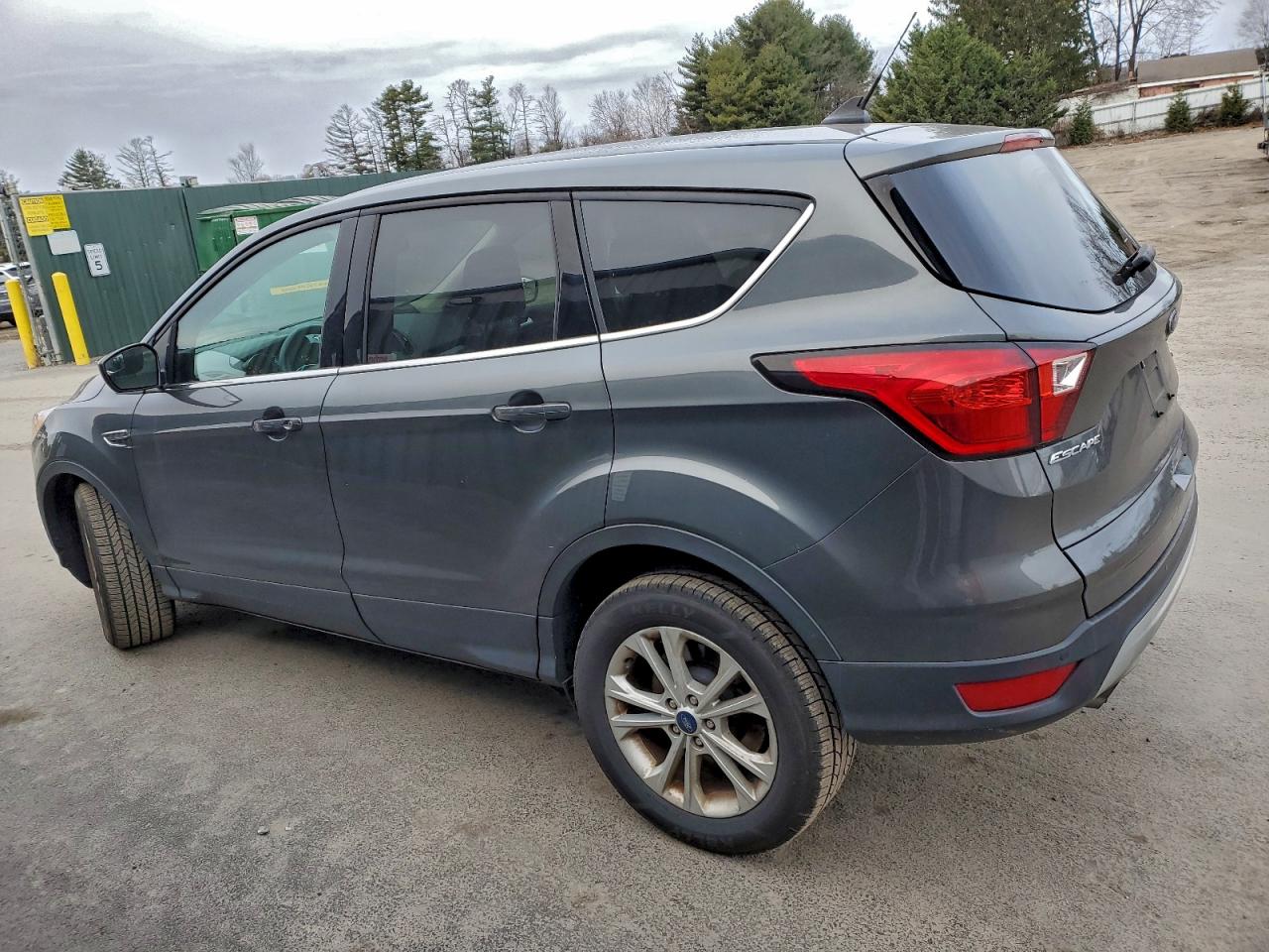 2019 FORD ESCAPE SE photo 2