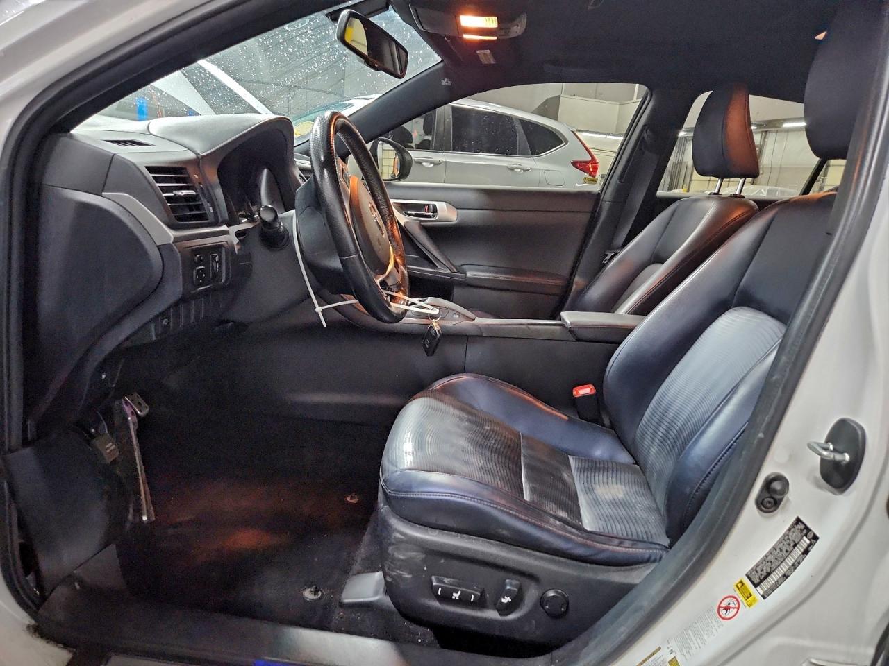 2012 LEXUS CT 200 photo 7