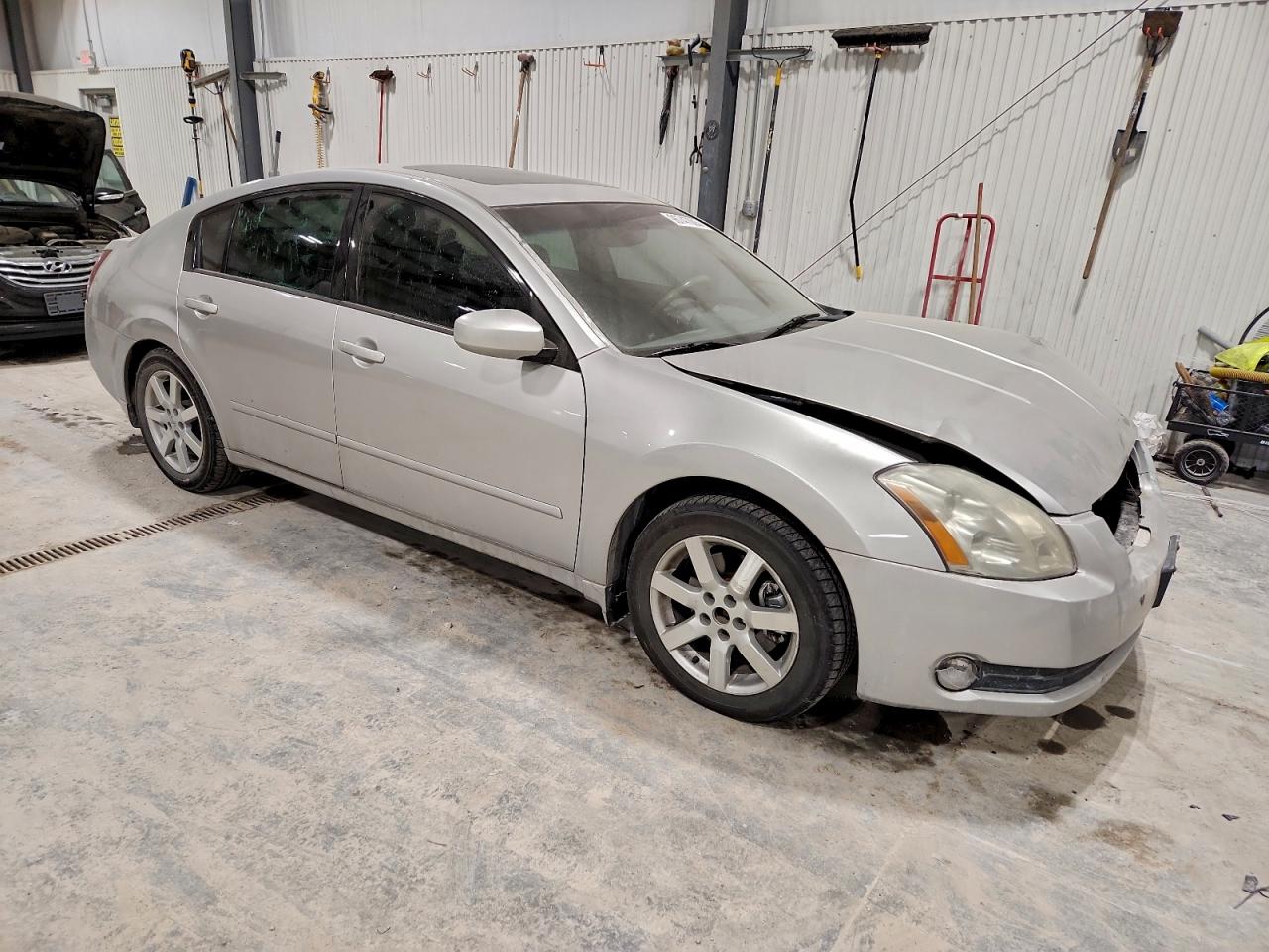 2005 NISSAN MAXIMA SE photo 4