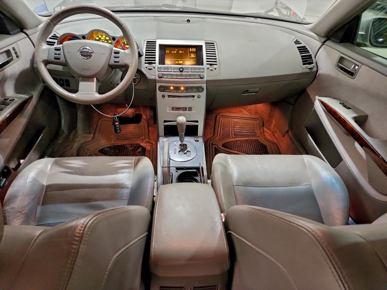 2005 NISSAN MAXIMA SE photo 8