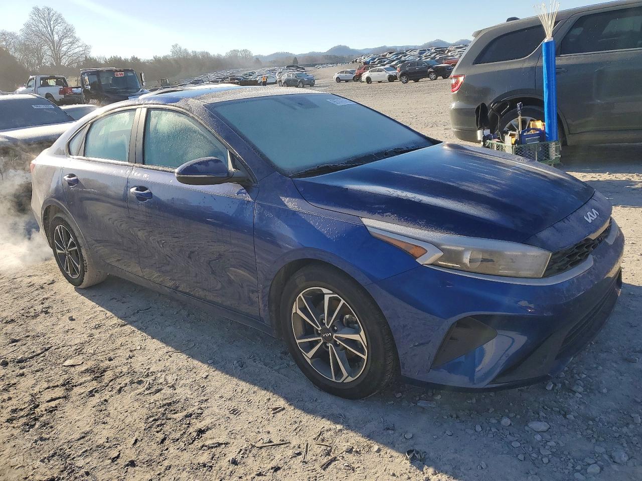 2023 KIA FORTE LX photo 4