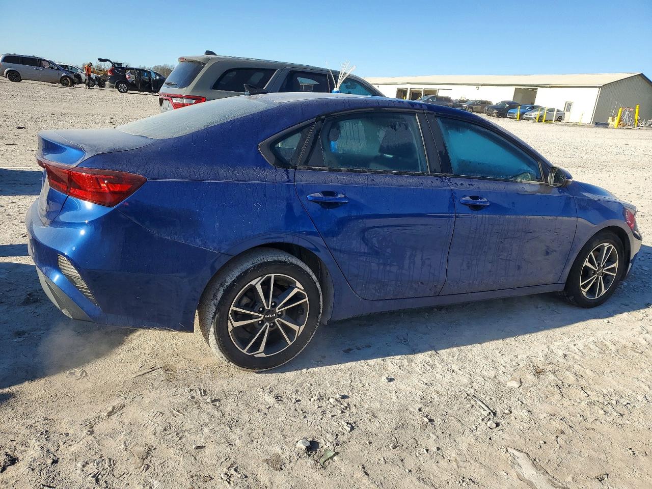 2023 KIA FORTE LX photo 3