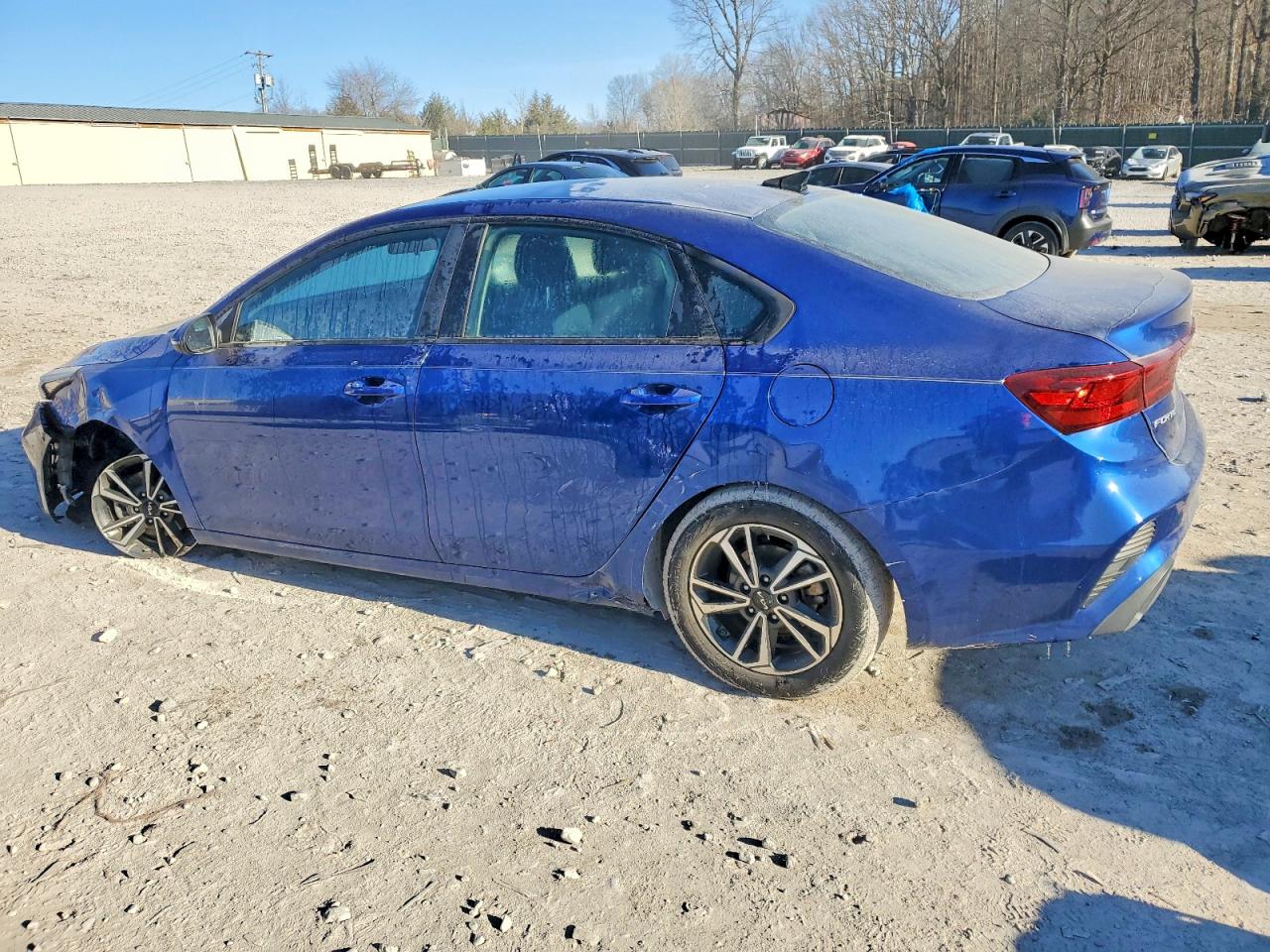 2023 KIA FORTE LX photo 2