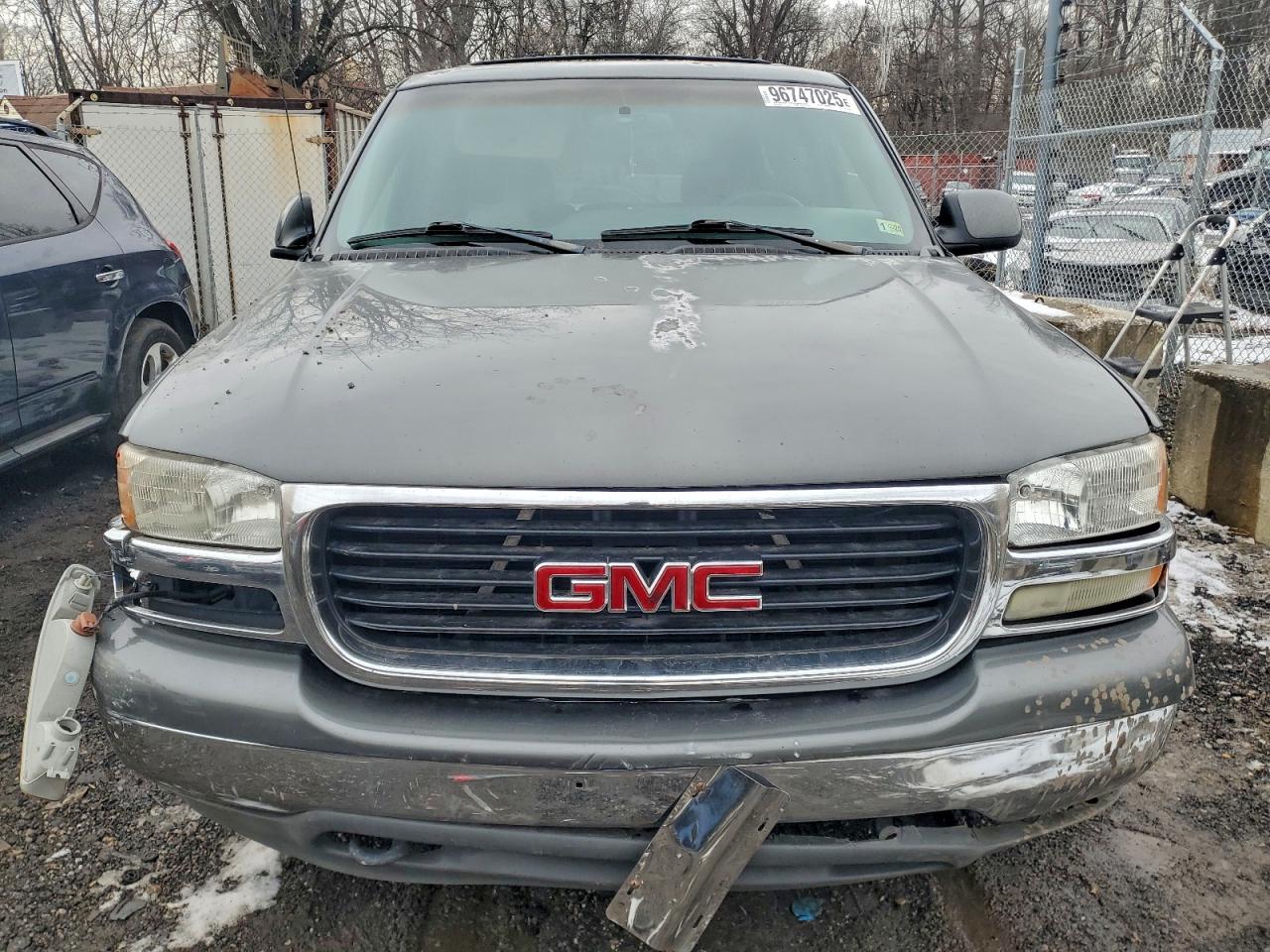 2002 GMC YUKON photo 5