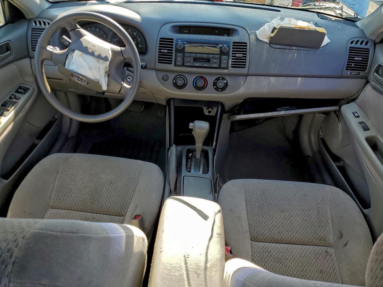 2002 TOYOTA CAMRY LE photo 8