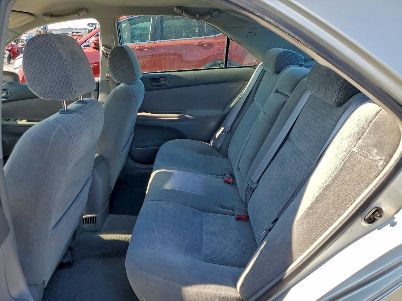 2002 TOYOTA CAMRY LE photo 10
