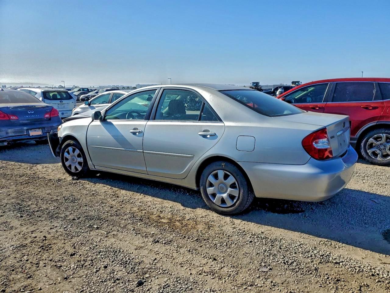 2002 TOYOTA CAMRY LE photo 2
