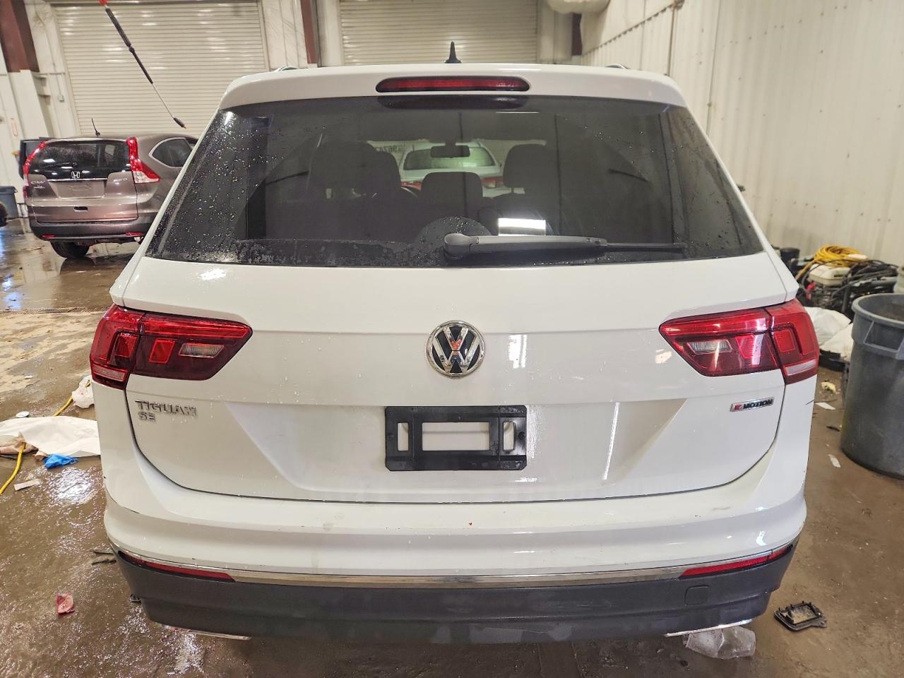 2021 VOLKSWAGEN TIGUAN SE photo 6