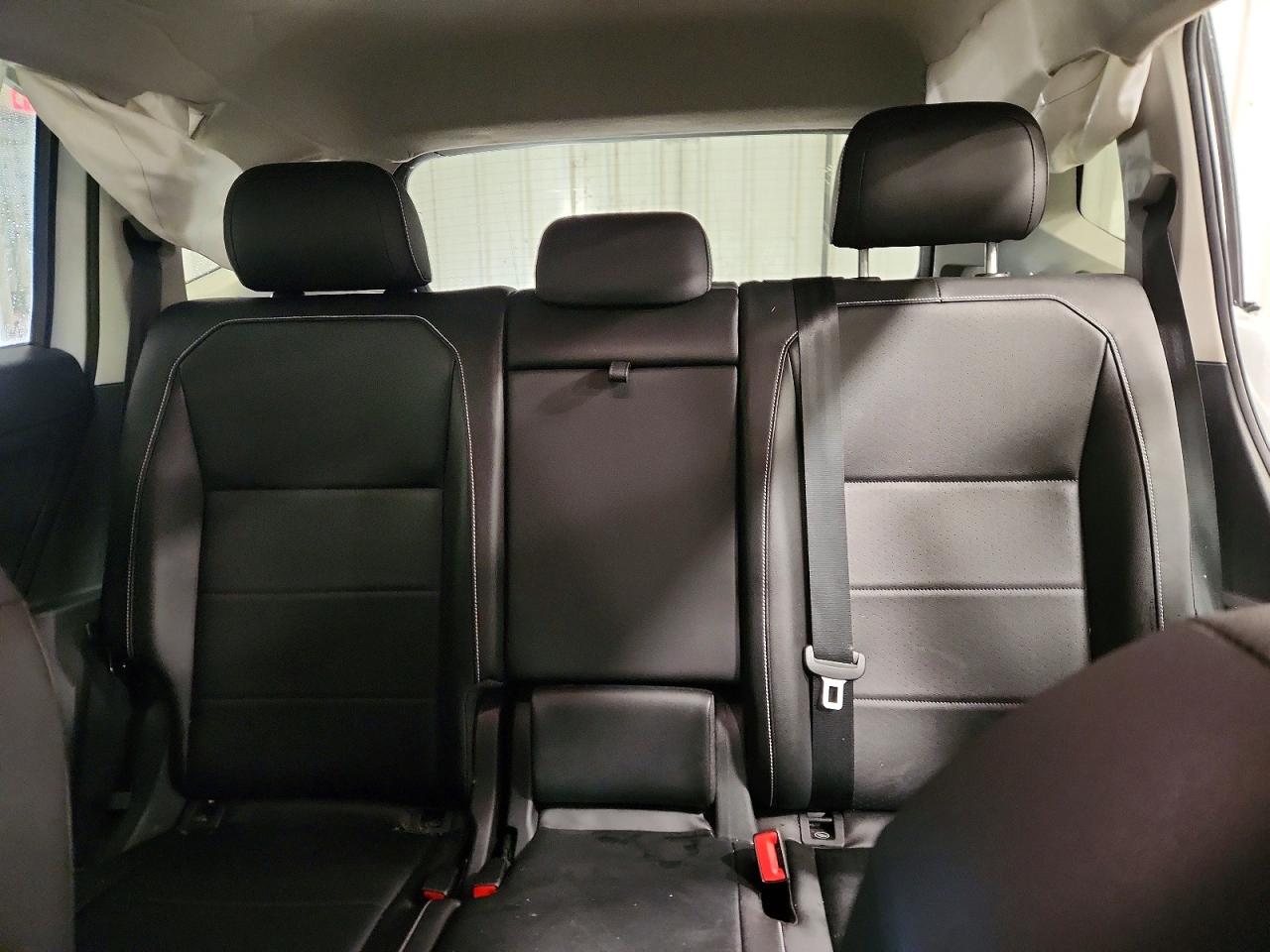 2021 VOLKSWAGEN TIGUAN SE photo 10