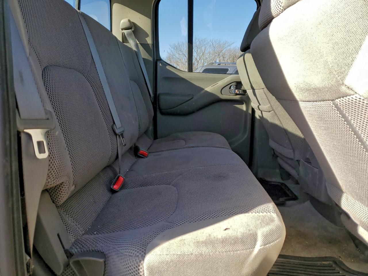 2017 NISSAN FRONTIER S photo 10