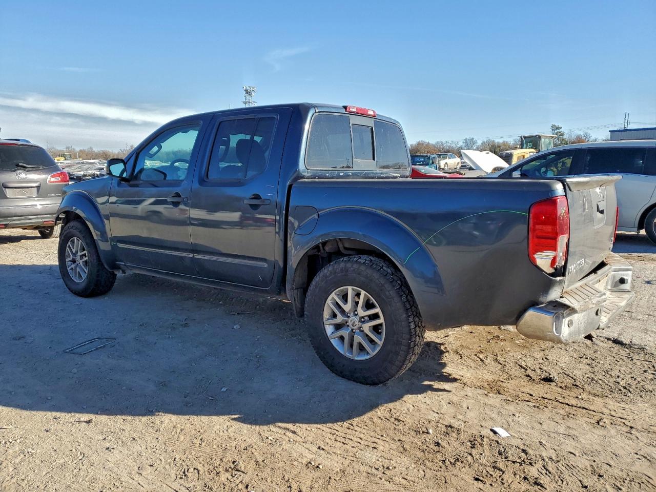 2017 NISSAN FRONTIER S photo 2