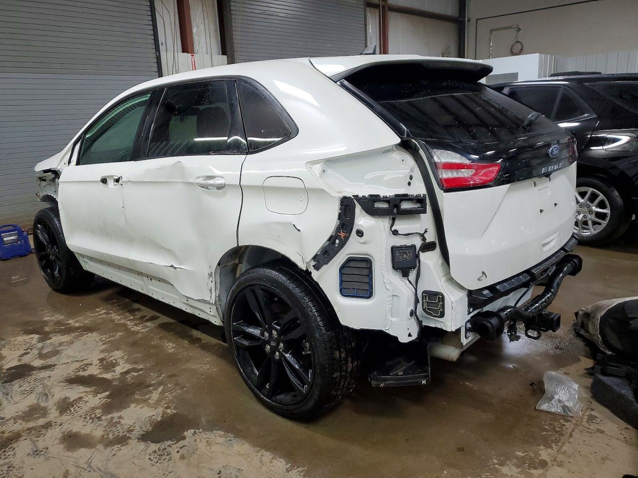 2024 FORD EDGE ST photo 2