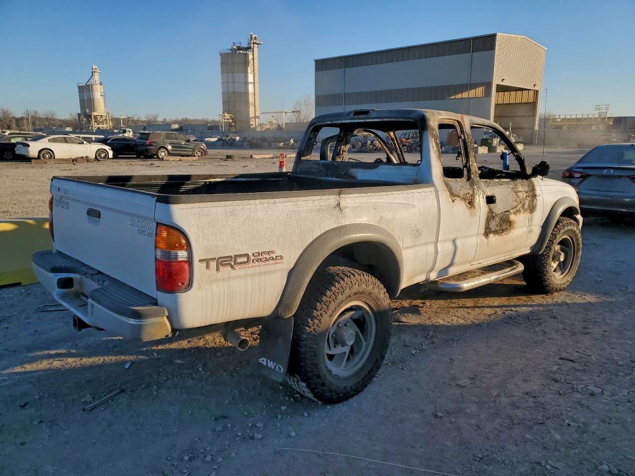 2003 TOYOTA TACOMA XTRACAB photo 3