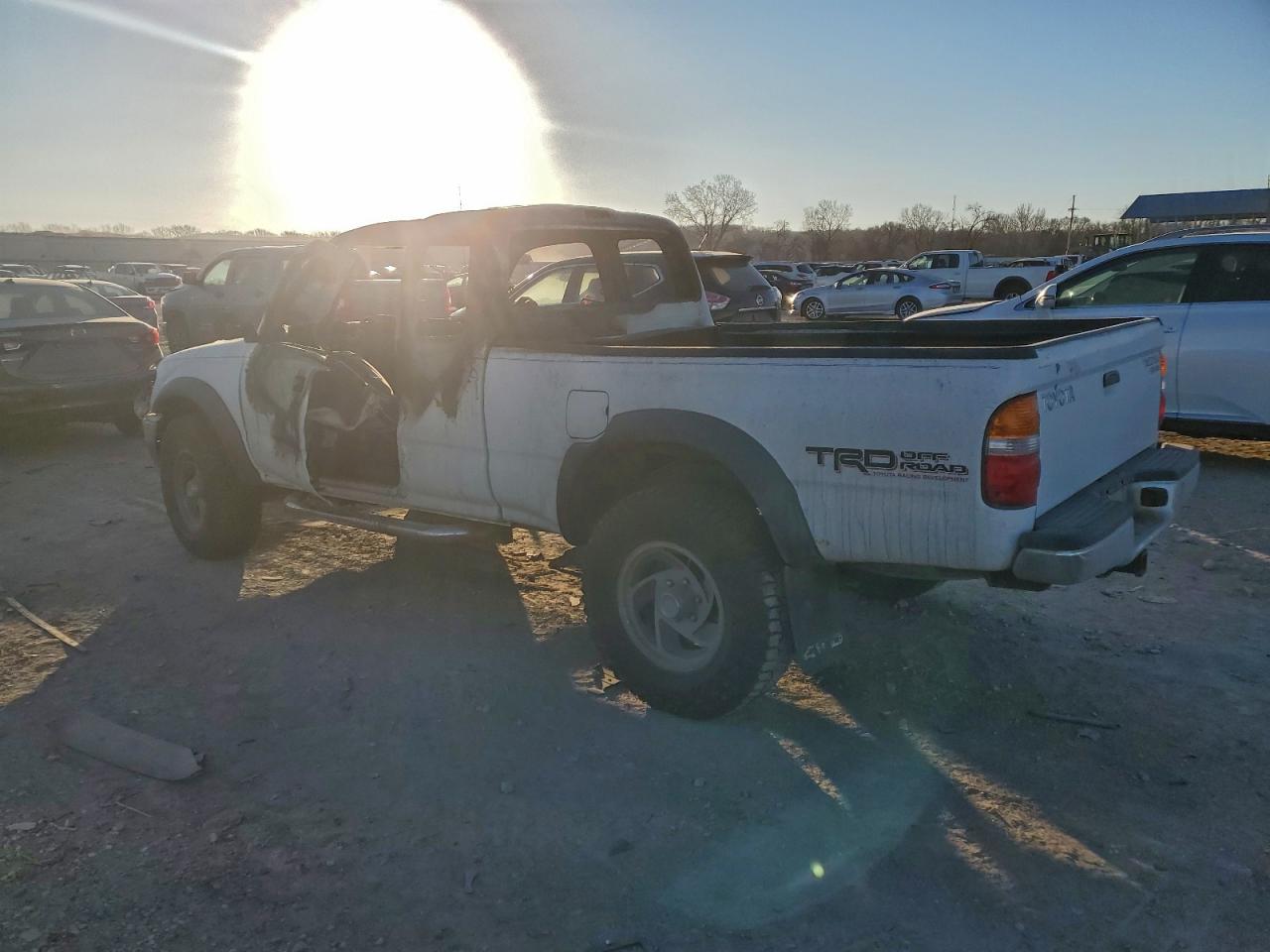 2003 TOYOTA TACOMA XTRACAB photo 2