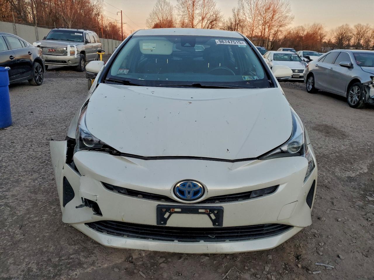 2017 TOYOTA PRIUS photo 5