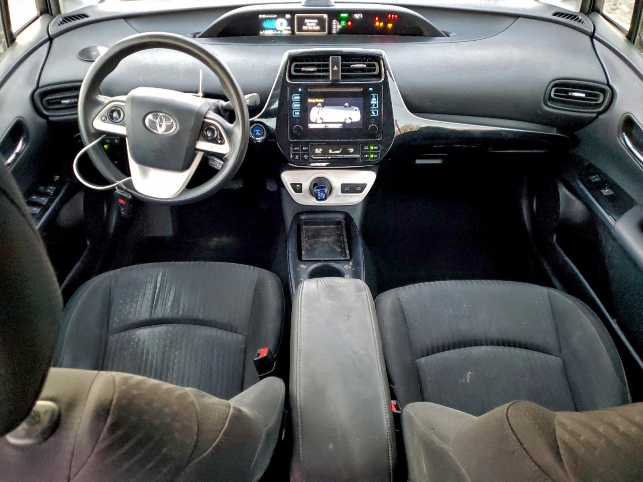 2017 TOYOTA PRIUS photo 8